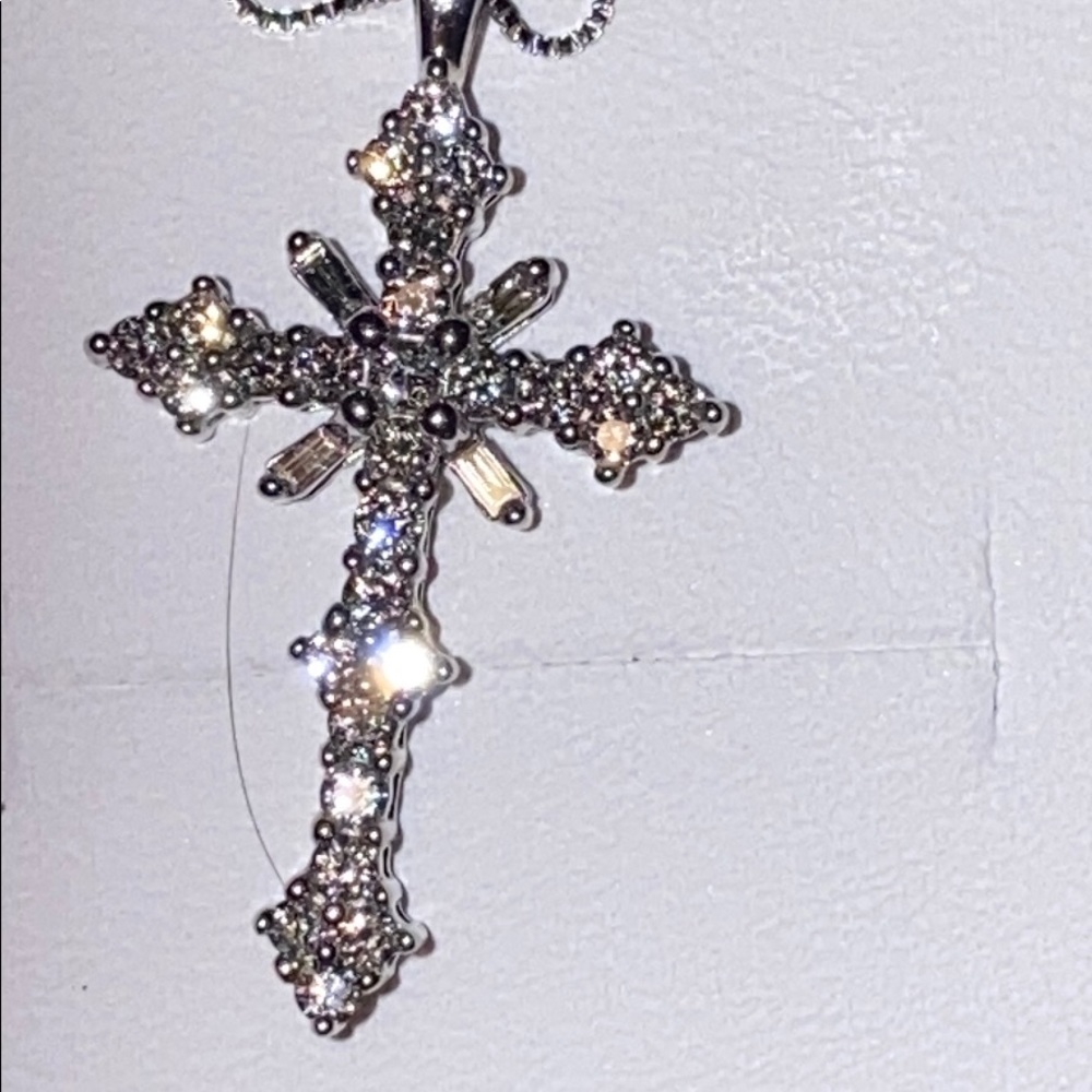 14 Karat Gold .48 Diamond Pendant and Chain